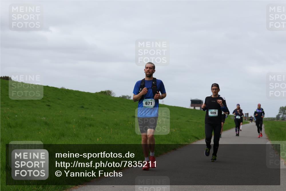 04.05.2025 - 8. Wedeler Halbmarathon Yannick Fuchs http://msf.ph/oto/7835211 04.05.2025 11:44:15 Laufen 671, 989 meine-sportfotos.de