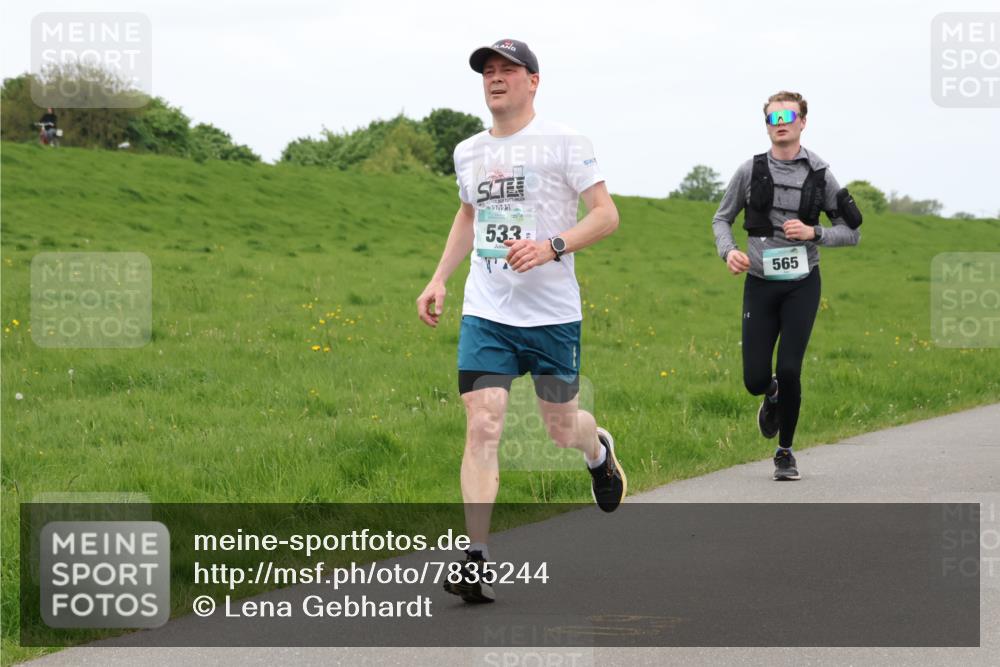04.05.2025 - 8. Wedeler Halbmarathon Lena Gebhardt http://msf.ph/oto/7835244 04.05.2025 11:26:52 Laufen 2023, 533, 565 meine-sportfotos.de