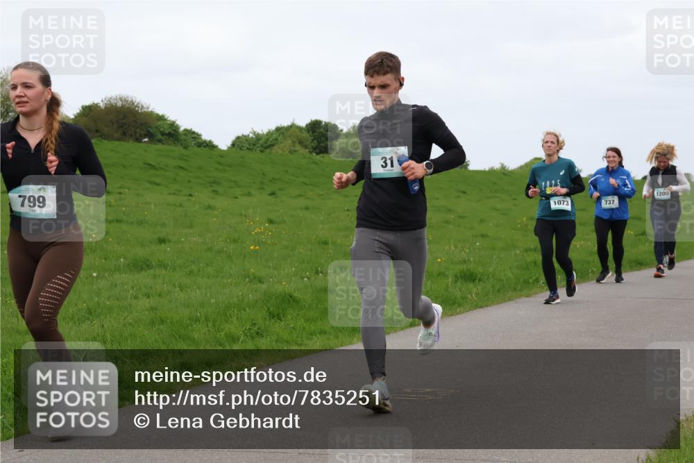 04.05.2025 - 8. Wedeler Halbmarathon Lena Gebhardt http://msf.ph/oto/7835251 04.05.2025 11:27:02 Laufen 799, 31, 1200, 1073, 737 meine-sportfotos.de