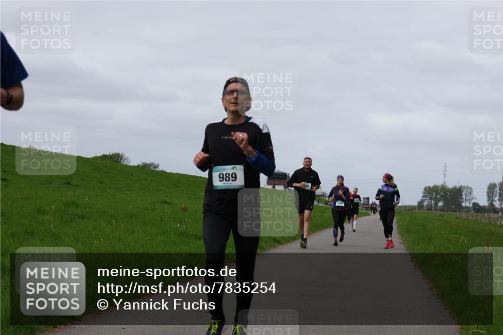 04.05.2025 - 8. Wedeler Halbmarathon Yannick Fuchs http://msf.ph/oto/7835254 04.05.2025 11:44:18 Laufen 989 meine-sportfotos.de