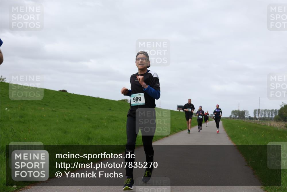 04.05.2025 - 8. Wedeler Halbmarathon Yannick Fuchs http://msf.ph/oto/7835270 04.05.2025 11:44:18 Laufen 989 meine-sportfotos.de
