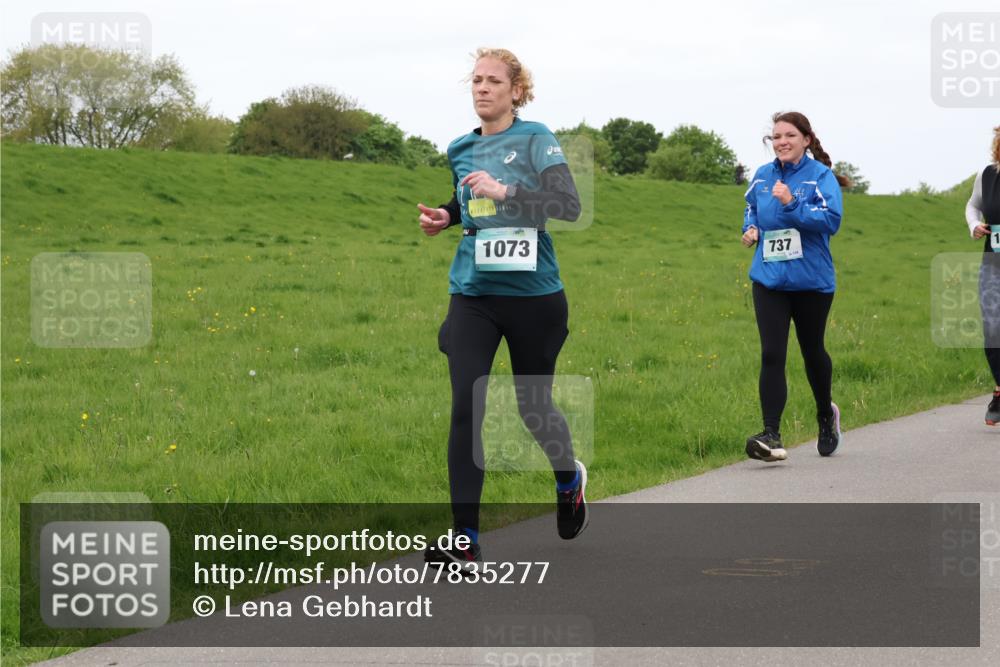 04.05.2025 - 8. Wedeler Halbmarathon Lena Gebhardt http://msf.ph/oto/7835277 04.05.2025 11:27:05 Laufen 1073, 737, 1 meine-sportfotos.de