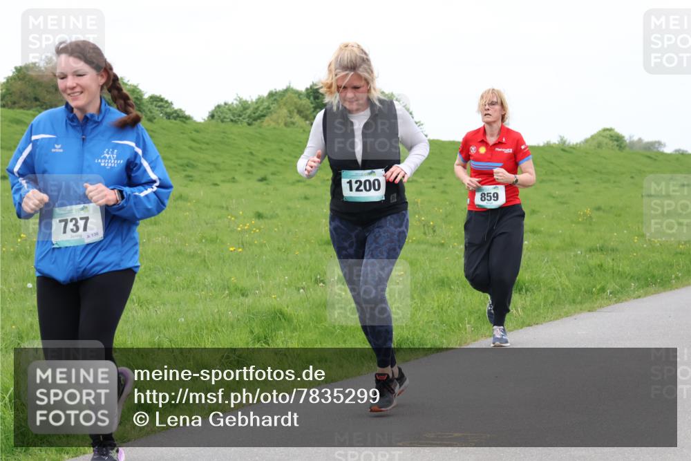 04.05.2025 - 8. Wedeler Halbmarathon Lena Gebhardt http://msf.ph/oto/7835299 04.05.2025 11:27:07 Laufen 1200, 737, 136, 859 meine-sportfotos.de