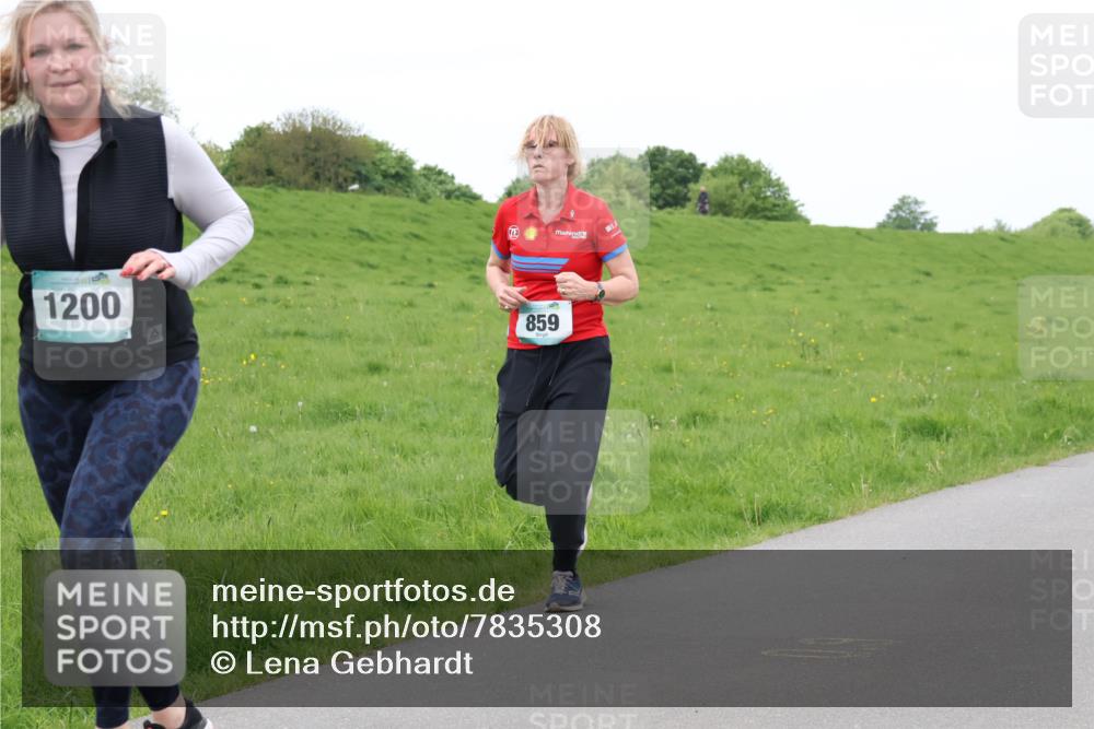 04.05.2025 - 8. Wedeler Halbmarathon Lena Gebhardt http://msf.ph/oto/7835308 04.05.2025 11:27:08 Laufen 1200, 859 meine-sportfotos.de