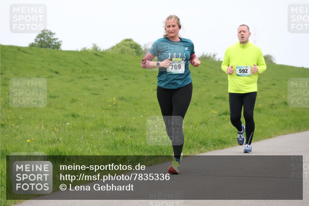 04.05.2025 - 8. Wedeler Halbmarathon Lena Gebhardt http://msf.ph/oto/7835336 04.05.2025 11:27:13 Laufen 2025, 769, 592 meine-sportfotos.de
