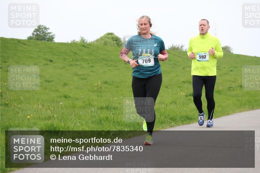 04.05.2025 - 8. Wedeler Halbmarathon Lena Gebhardt http://msf.ph/oto/7835340 04.05.2025 11:27:13 Laufen 2025, 769, 592 meine-sportfotos.de