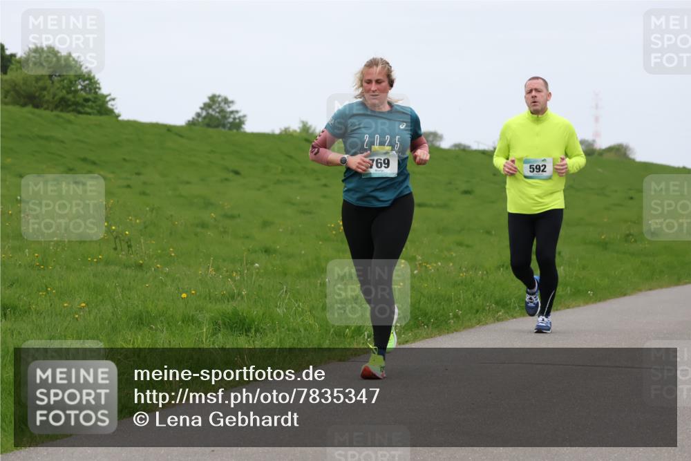04.05.2025 - 8. Wedeler Halbmarathon Lena Gebhardt http://msf.ph/oto/7835347 04.05.2025 11:27:13 Laufen 2025, 769, 592 meine-sportfotos.de