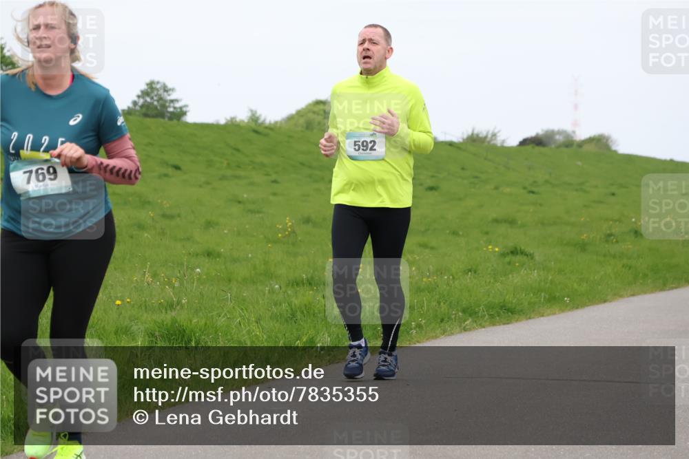 04.05.2025 - 8. Wedeler Halbmarathon Lena Gebhardt http://msf.ph/oto/7835355 04.05.2025 11:27:15 Laufen 769, 592 meine-sportfotos.de
