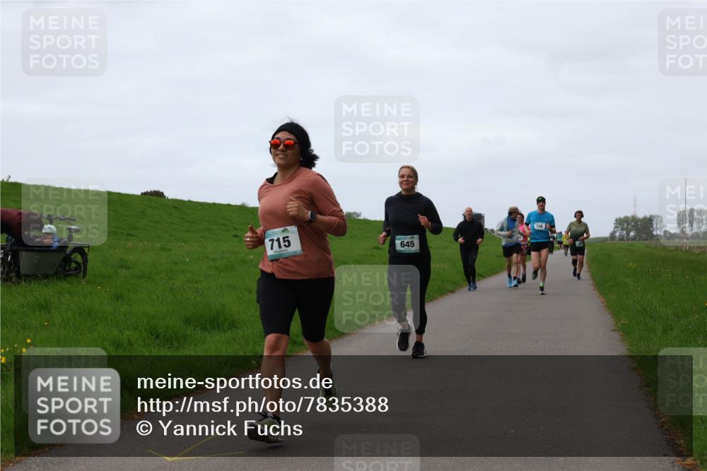 04.05.2025 - 8. Wedeler Halbmarathon Yannick Fuchs http://msf.ph/oto/7835388 04.05.2025 11:23:17 Laufen 715, 645, 336 meine-sportfotos.de