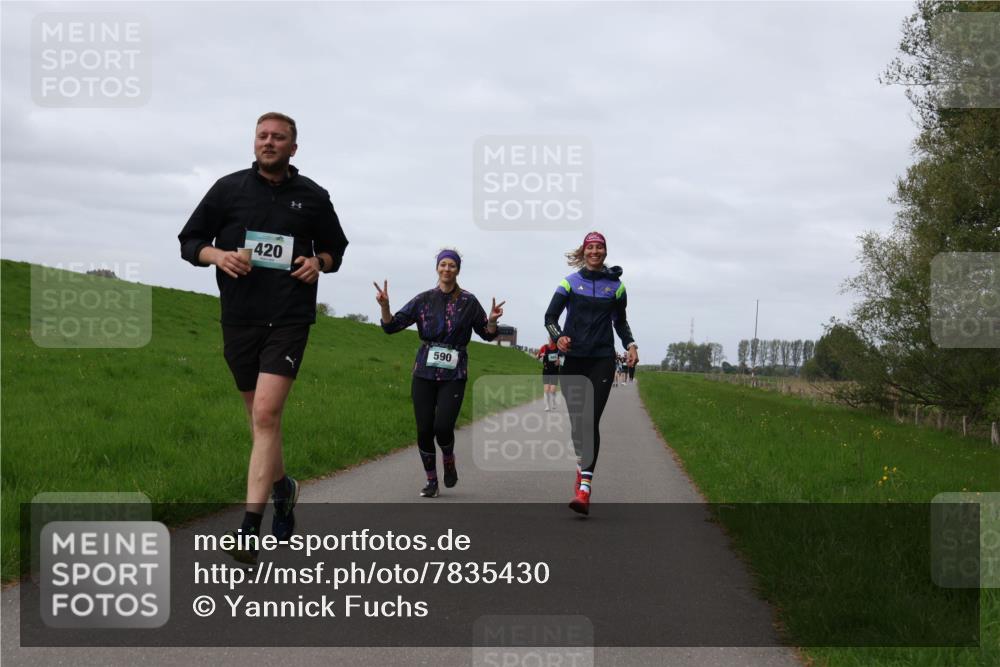 04.05.2025 - 8. Wedeler Halbmarathon Yannick Fuchs http://msf.ph/oto/7835430 04.05.2025 11:44:24 Laufen 420, 590 meine-sportfotos.de