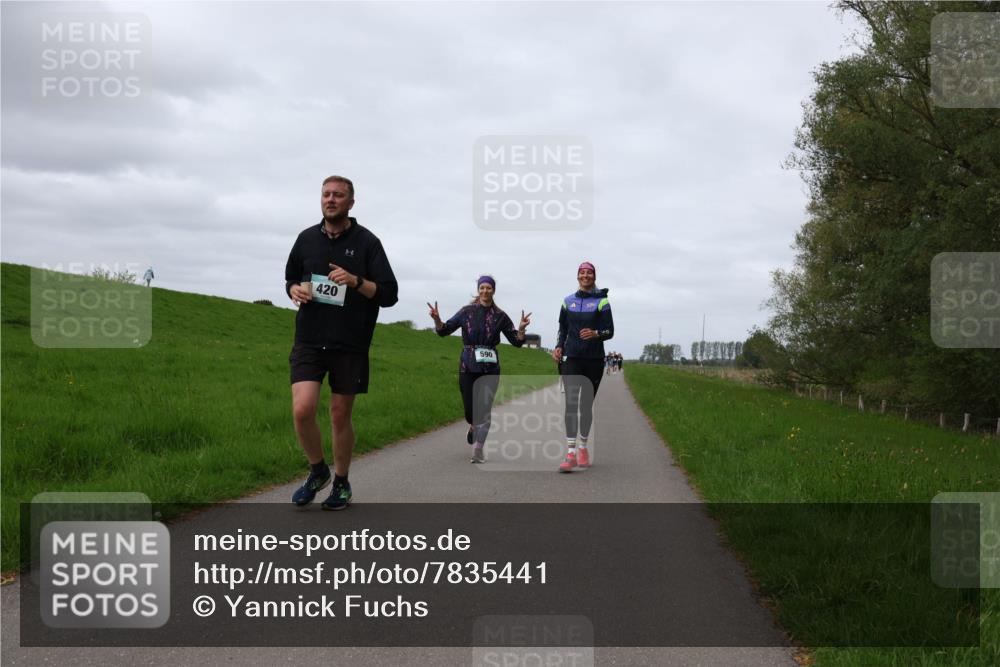 04.05.2025 - 8. Wedeler Halbmarathon Yannick Fuchs http://msf.ph/oto/7835441 04.05.2025 11:44:24 Laufen 420, 590 meine-sportfotos.de