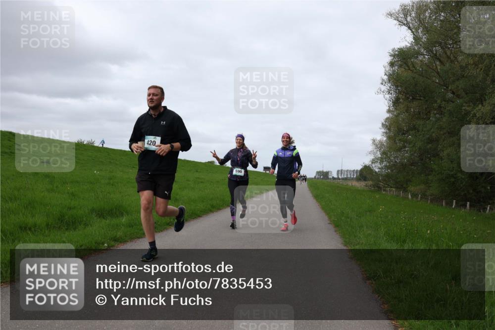 04.05.2025 - 8. Wedeler Halbmarathon Yannick Fuchs http://msf.ph/oto/7835453 04.05.2025 11:44:24 Laufen 420, 590 meine-sportfotos.de