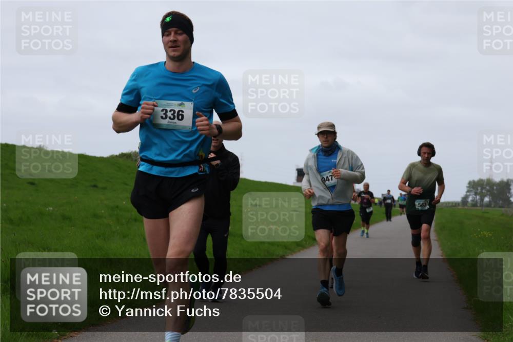 04.05.2025 - 8. Wedeler Halbmarathon Yannick Fuchs http://msf.ph/oto/7835504 04.05.2025 11:23:21 Laufen 336, 947, 563 meine-sportfotos.de