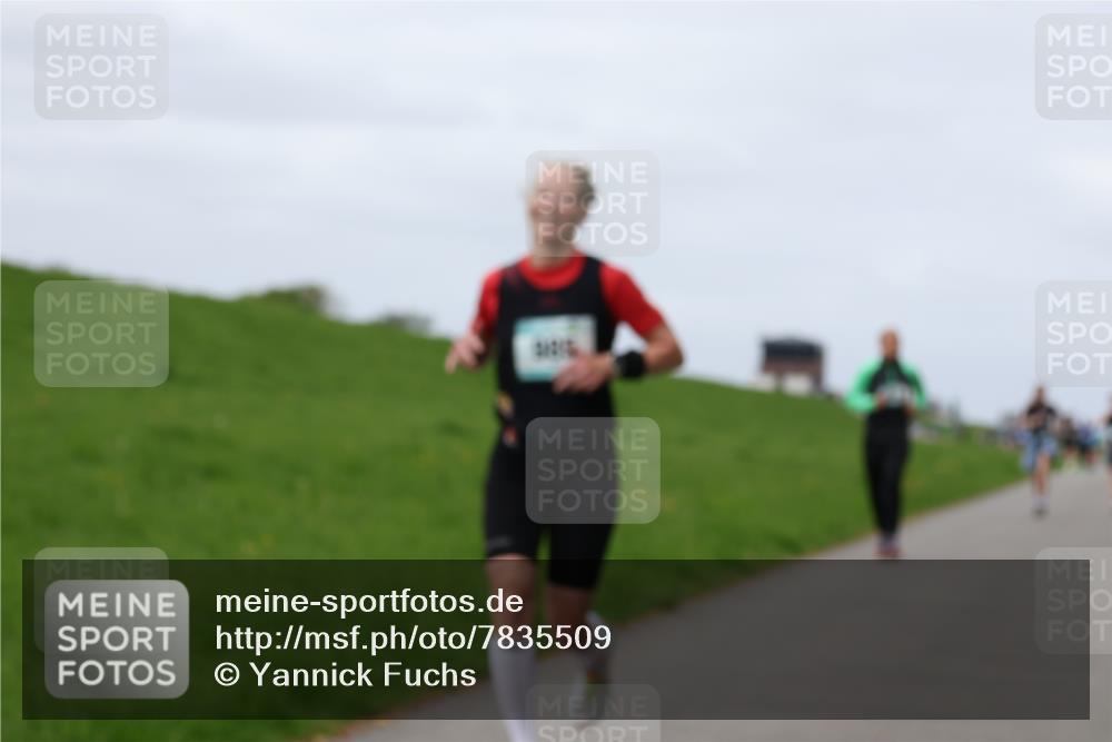 04.05.2025 - 8. Wedeler Halbmarathon Yannick Fuchs http://msf.ph/oto/7835509 04.05.2025 11:44:30 Laufen  meine-sportfotos.de
