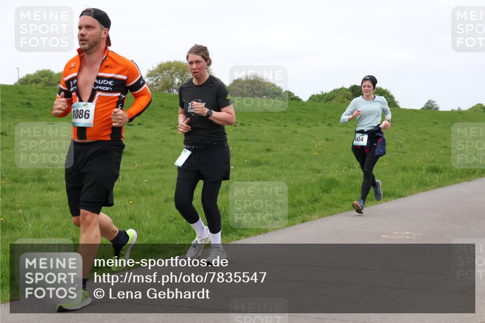 04.05.2025 - 8. Wedeler Halbmarathon Lena Gebhardt http://msf.ph/oto/7835547 04.05.2025 11:27:50 Laufen 1086, 3, 604 meine-sportfotos.de