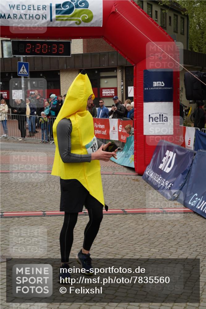 04.05.2025 - 8. Wedeler Halbmarathon Felixshl http://msf.ph/oto/7835560 04.05.2025 12:20:31 Ziel 780, 781 meine-sportfotos.de