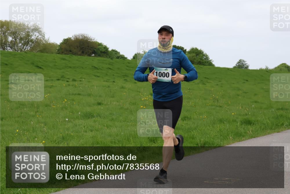 04.05.2025 - 8. Wedeler Halbmarathon Lena Gebhardt http://msf.ph/oto/7835568 04.05.2025 11:27:53 Laufen 1000 meine-sportfotos.de