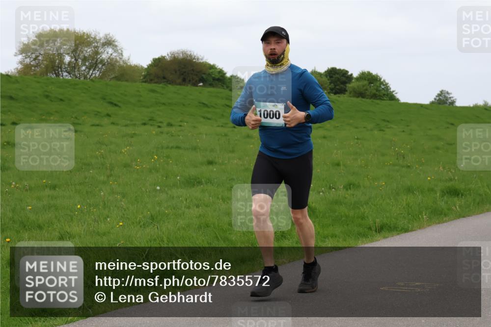 04.05.2025 - 8. Wedeler Halbmarathon Lena Gebhardt http://msf.ph/oto/7835572 04.05.2025 11:27:53 Laufen 1000 meine-sportfotos.de