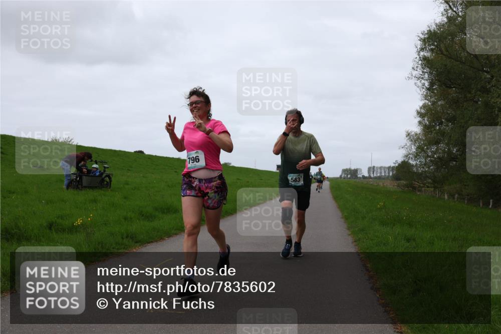 04.05.2025 - 8. Wedeler Halbmarathon Yannick Fuchs http://msf.ph/oto/7835602 04.05.2025 11:23:25 Laufen 796, 563 meine-sportfotos.de