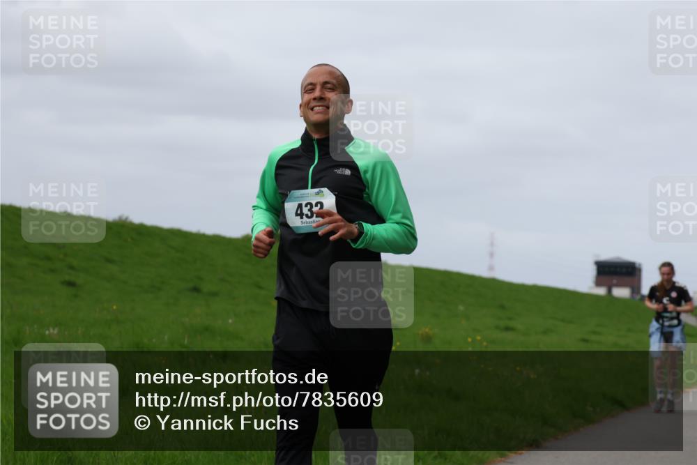 04.05.2025 - 8. Wedeler Halbmarathon Yannick Fuchs http://msf.ph/oto/7835609 04.05.2025 11:44:37 Laufen 432 meine-sportfotos.de