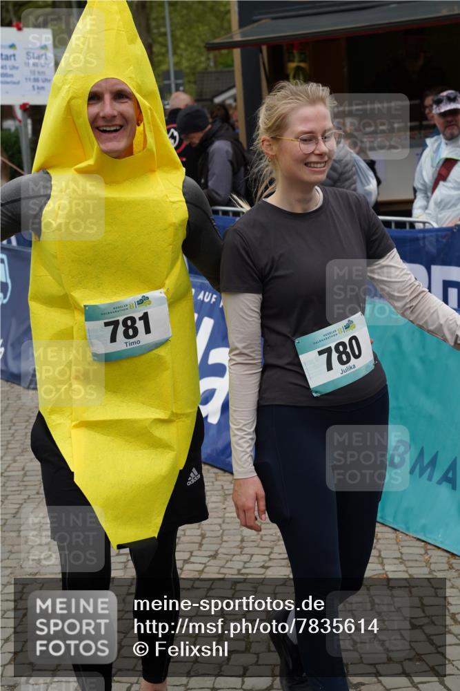 04.05.2025 - 8. Wedeler Halbmarathon Felixshl http://msf.ph/oto/7835614 04.05.2025 12:20:34 Ziel  meine-sportfotos.de
