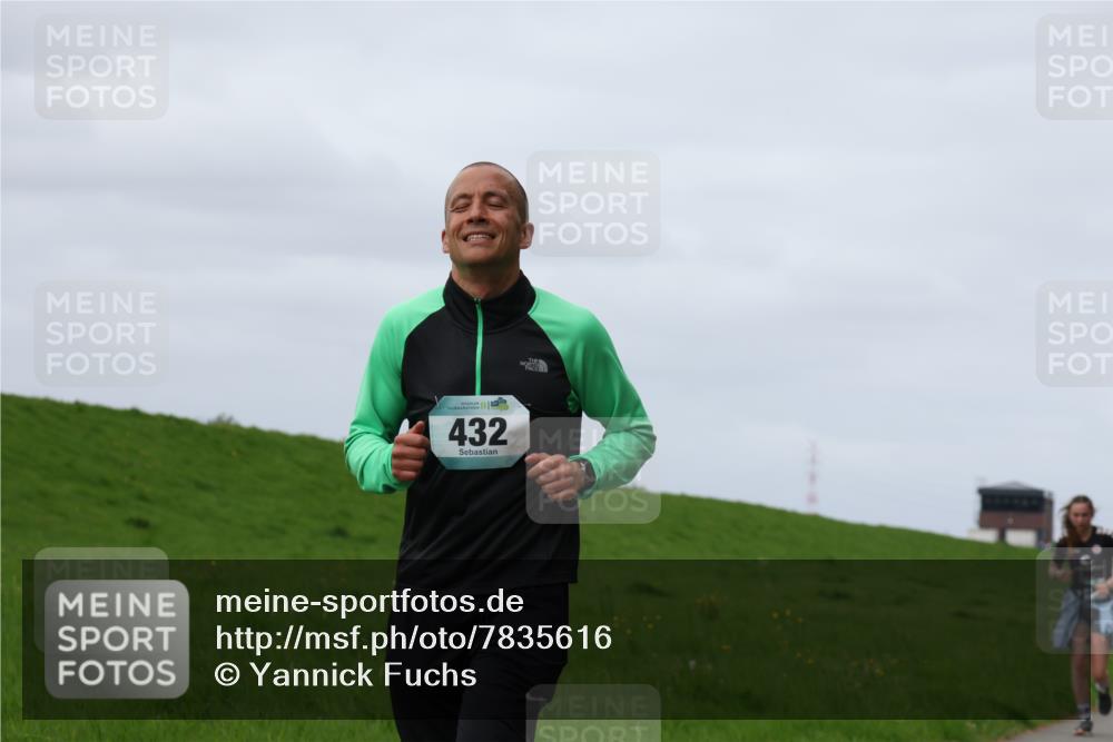 04.05.2025 - 8. Wedeler Halbmarathon Yannick Fuchs http://msf.ph/oto/7835616 04.05.2025 11:44:37 Laufen 432 meine-sportfotos.de