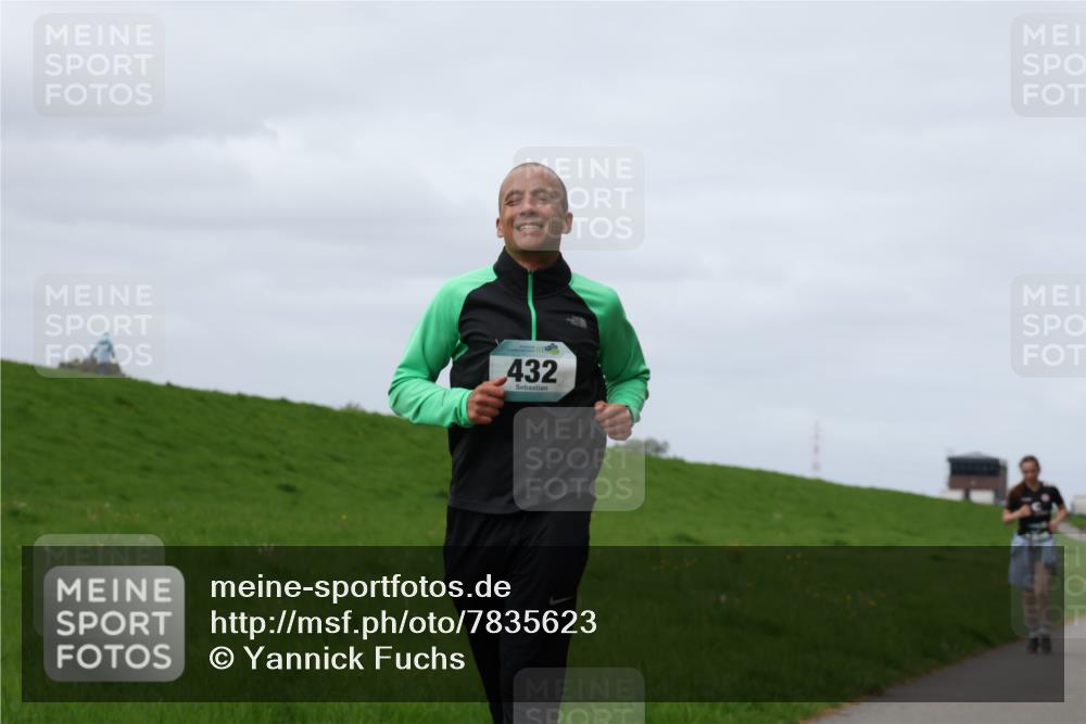 04.05.2025 - 8. Wedeler Halbmarathon Yannick Fuchs http://msf.ph/oto/7835623 04.05.2025 11:44:37 Laufen 432 meine-sportfotos.de