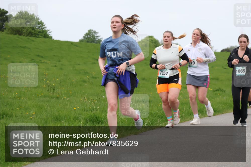 04.05.2025 - 8. Wedeler Halbmarathon Lena Gebhardt http://msf.ph/oto/7835629 04.05.2025 11:28:18 Laufen 2024, 1057, 779, 1065 meine-sportfotos.de