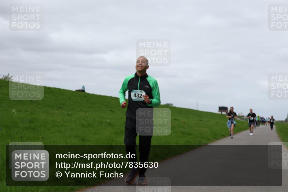 04.05.2025 - 8. Wedeler Halbmarathon Yannick Fuchs http://msf.ph/oto/7835630 04.05.2025 11:44:38 Laufen 432 meine-sportfotos.de