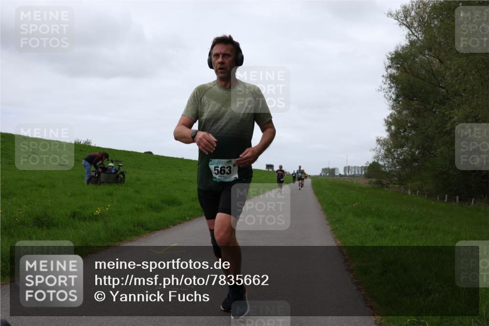 04.05.2025 - 8. Wedeler Halbmarathon Yannick Fuchs http://msf.ph/oto/7835662 04.05.2025 11:23:26 Laufen 563 meine-sportfotos.de