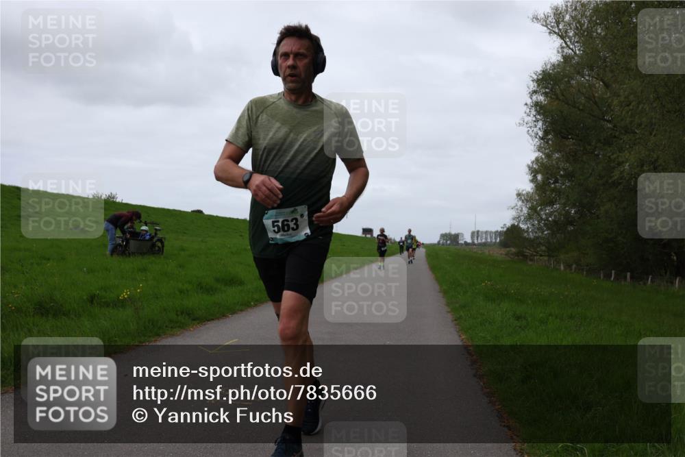 04.05.2025 - 8. Wedeler Halbmarathon Yannick Fuchs http://msf.ph/oto/7835666 04.05.2025 11:23:26 Laufen 563 meine-sportfotos.de