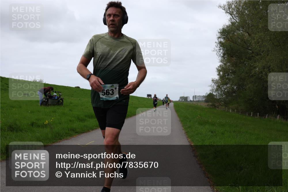 04.05.2025 - 8. Wedeler Halbmarathon Yannick Fuchs http://msf.ph/oto/7835670 04.05.2025 11:23:26 Laufen 563 meine-sportfotos.de