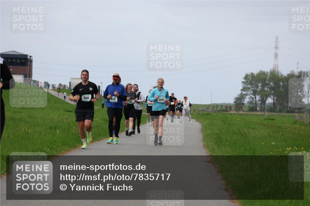 04.05.2025 - 8. Wedeler Halbmarathon Yannick Fuchs http://msf.ph/oto/7835717 04.05.2025 11:44:56 Laufen 606, 470, 440, 138, 14 meine-sportfotos.de