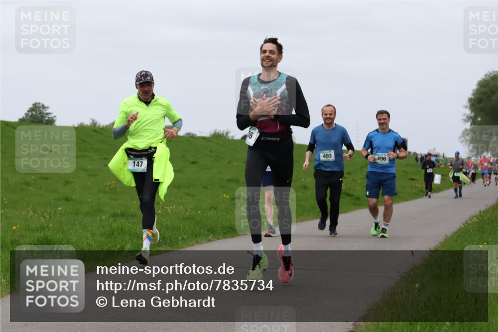 04.05.2025 - 8. Wedeler Halbmarathon Lena Gebhardt http://msf.ph/oto/7835734 04.05.2025 11:28:48 Laufen 147, 493, 496 meine-sportfotos.de