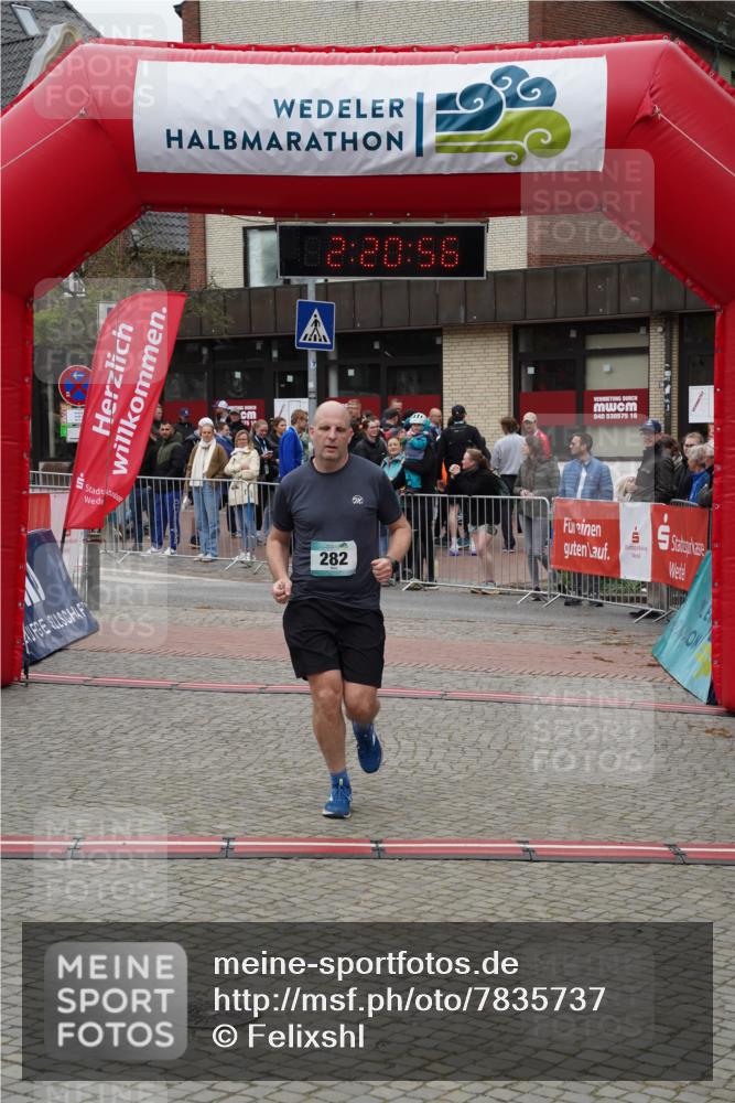 04.05.2025 - 8. Wedeler Halbmarathon Felixshl http://msf.ph/oto/7835737 04.05.2025 12:20:54 Ziel 282 meine-sportfotos.de