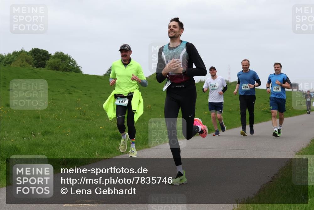 04.05.2025 - 8. Wedeler Halbmarathon Lena Gebhardt http://msf.ph/oto/7835746 04.05.2025 11:28:49 Laufen 147, 495, 493, 496 meine-sportfotos.de