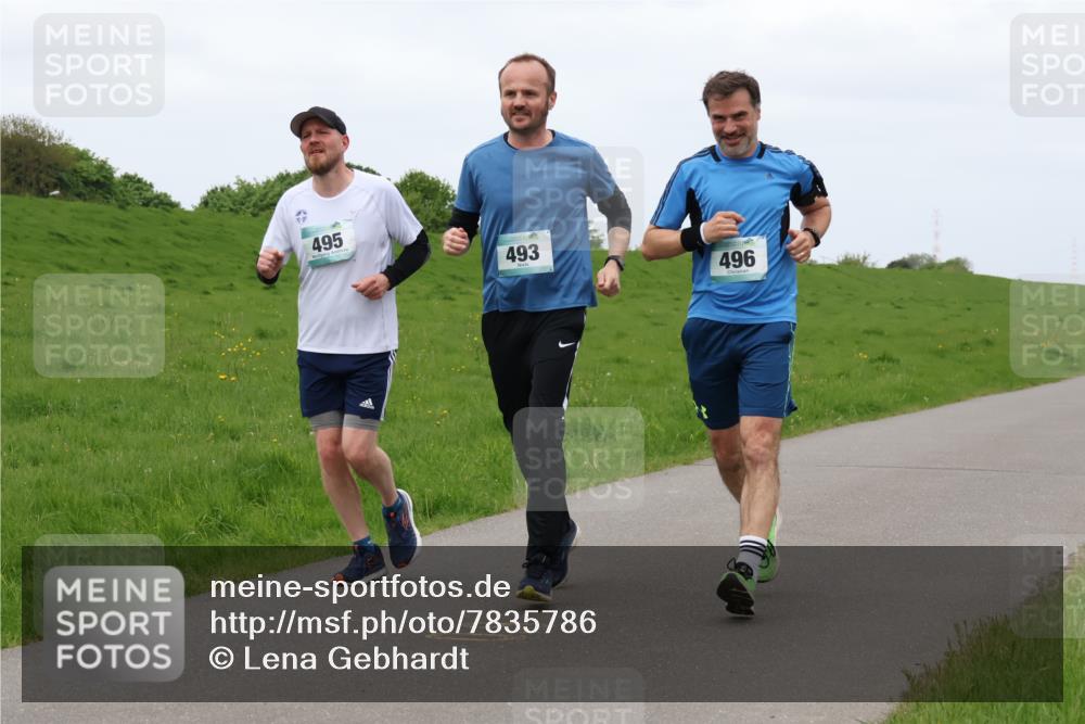 04.05.2025 - 8. Wedeler Halbmarathon Lena Gebhardt http://msf.ph/oto/7835786 04.05.2025 11:28:54 Laufen 495, 493, 496 meine-sportfotos.de