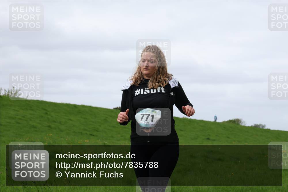 04.05.2025 - 8. Wedeler Halbmarathon Yannick Fuchs http://msf.ph/oto/7835788 04.05.2025 11:45:02 Laufen 771, 14 meine-sportfotos.de