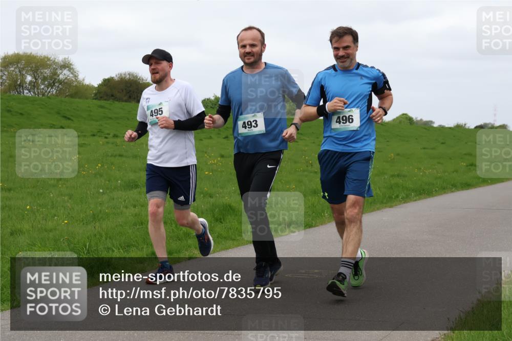 04.05.2025 - 8. Wedeler Halbmarathon Lena Gebhardt http://msf.ph/oto/7835795 04.05.2025 11:28:54 Laufen 495, 493, 496 meine-sportfotos.de