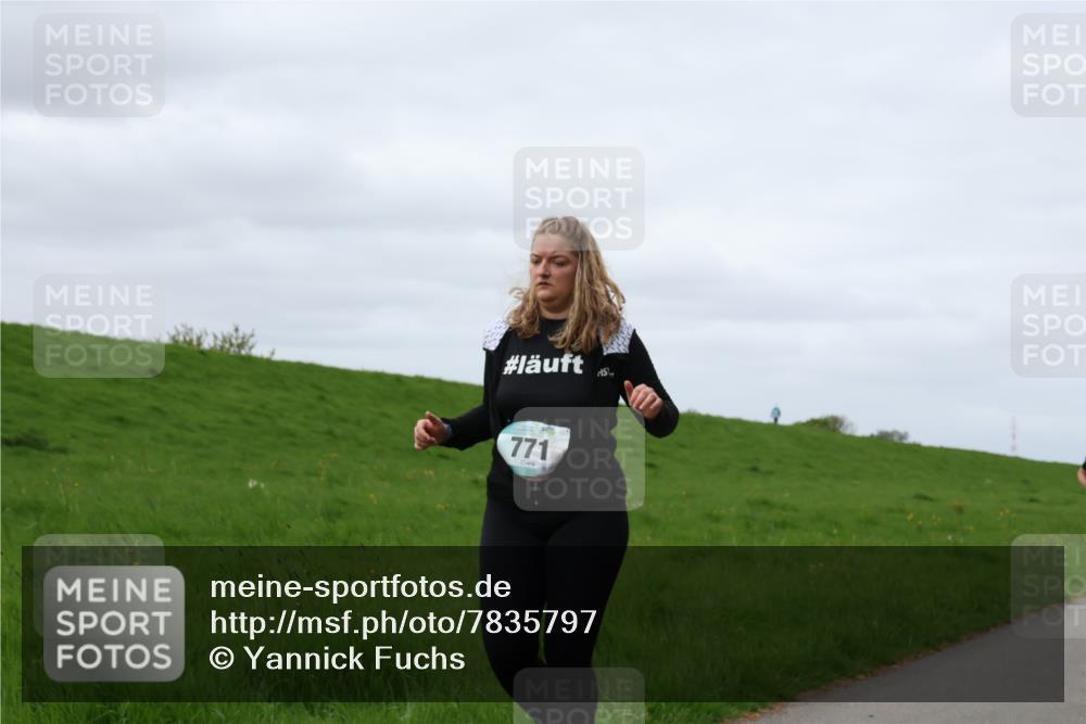 04.05.2025 - 8. Wedeler Halbmarathon Yannick Fuchs http://msf.ph/oto/7835797 04.05.2025 11:45:02 Laufen 771 meine-sportfotos.de