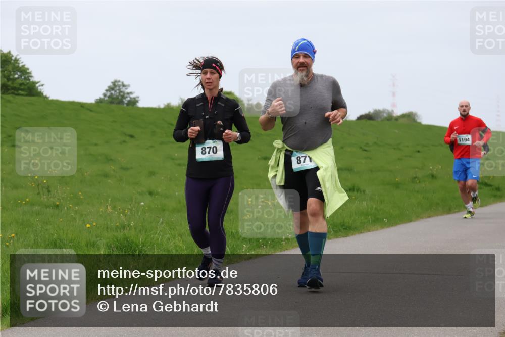 04.05.2025 - 8. Wedeler Halbmarathon Lena Gebhardt http://msf.ph/oto/7835806 04.05.2025 11:29:09 Laufen 870, 871, 1194 meine-sportfotos.de