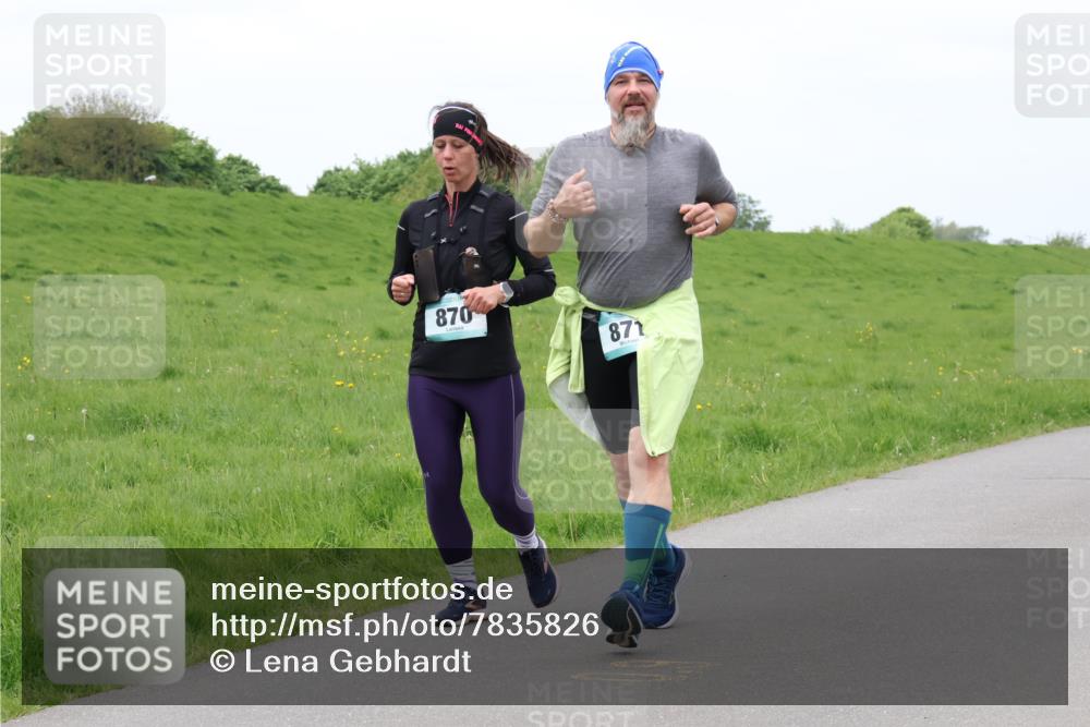 04.05.2025 - 8. Wedeler Halbmarathon Lena Gebhardt http://msf.ph/oto/7835826 04.05.2025 11:29:11 Laufen 870, 871 meine-sportfotos.de