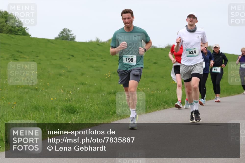 04.05.2025 - 8. Wedeler Halbmarathon Lena Gebhardt http://msf.ph/oto/7835867 04.05.2025 11:29:20 Laufen 199, 524, 681, 117 meine-sportfotos.de
