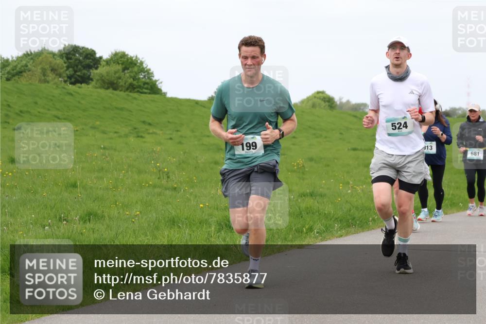 04.05.2025 - 8. Wedeler Halbmarathon Lena Gebhardt http://msf.ph/oto/7835877 04.05.2025 11:29:21 Laufen 199, 524, 913, 681 meine-sportfotos.de