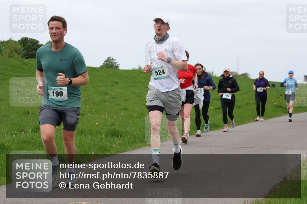 04.05.2025 - 8. Wedeler Halbmarathon Lena Gebhardt http://msf.ph/oto/7835887 04.05.2025 11:29:21 Laufen 199, 524, 13, 681, 1171 meine-sportfotos.de