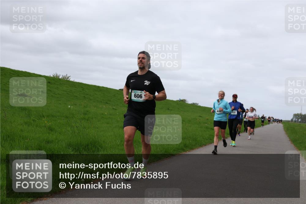 04.05.2025 - 8. Wedeler Halbmarathon Yannick Fuchs http://msf.ph/oto/7835895 04.05.2025 11:45:07 Laufen 606, 440, 470 meine-sportfotos.de