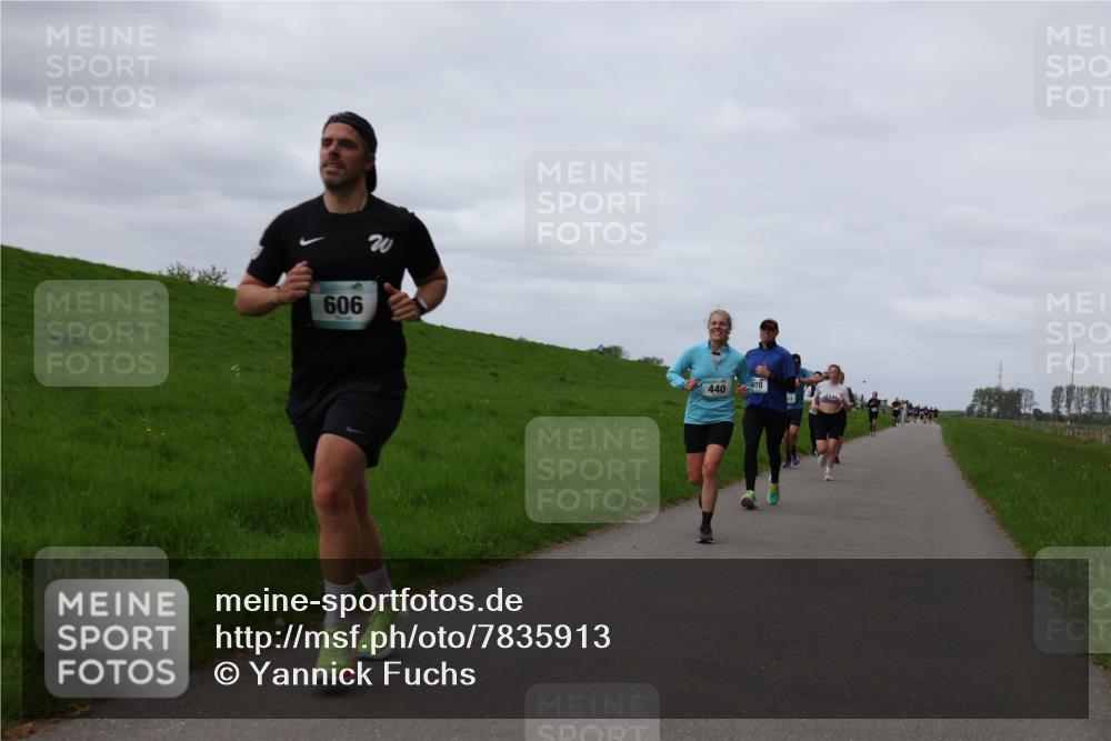 04.05.2025 - 8. Wedeler Halbmarathon Yannick Fuchs http://msf.ph/oto/7835913 04.05.2025 11:45:07 Laufen 909, 440, 470 meine-sportfotos.de