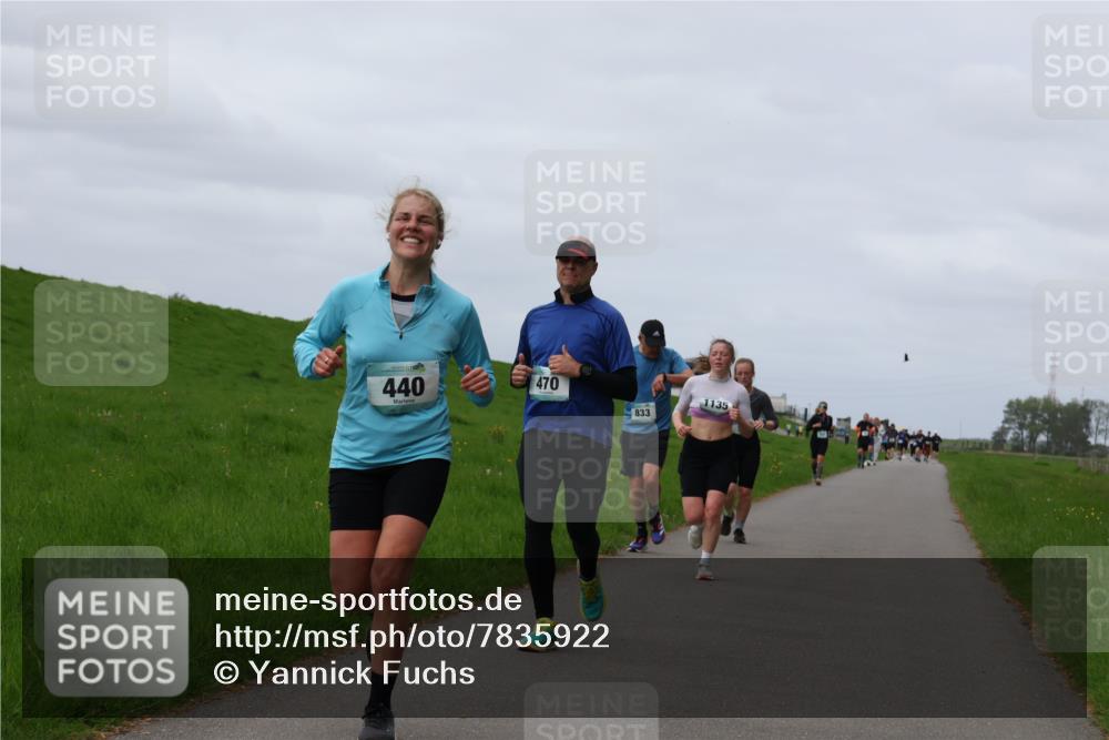 04.05.2025 - 8. Wedeler Halbmarathon Yannick Fuchs http://msf.ph/oto/7835922 04.05.2025 11:45:08 Laufen 440, 470, 833, 1135 meine-sportfotos.de