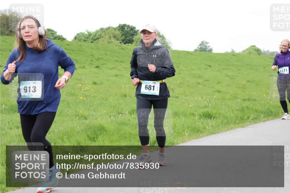 04.05.2025 - 8. Wedeler Halbmarathon Lena Gebhardt http://msf.ph/oto/7835930 04.05.2025 11:29:27 Laufen 913, 681, 1171 meine-sportfotos.de