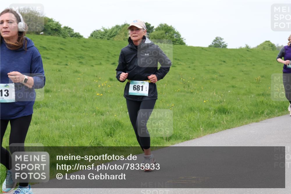 04.05.2025 - 8. Wedeler Halbmarathon Lena Gebhardt http://msf.ph/oto/7835933 04.05.2025 11:29:27 Laufen 13, 681 meine-sportfotos.de